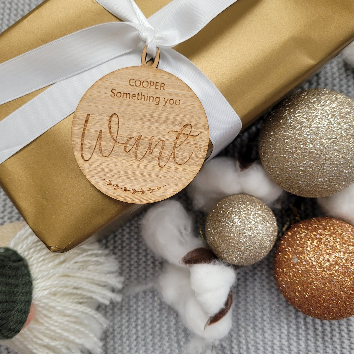 'Meaningful' Round Gift tag set