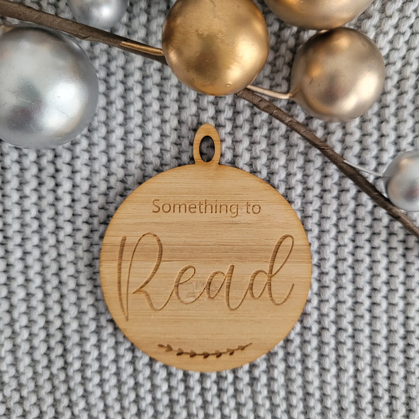 'Meaningful' Round Gift tag set