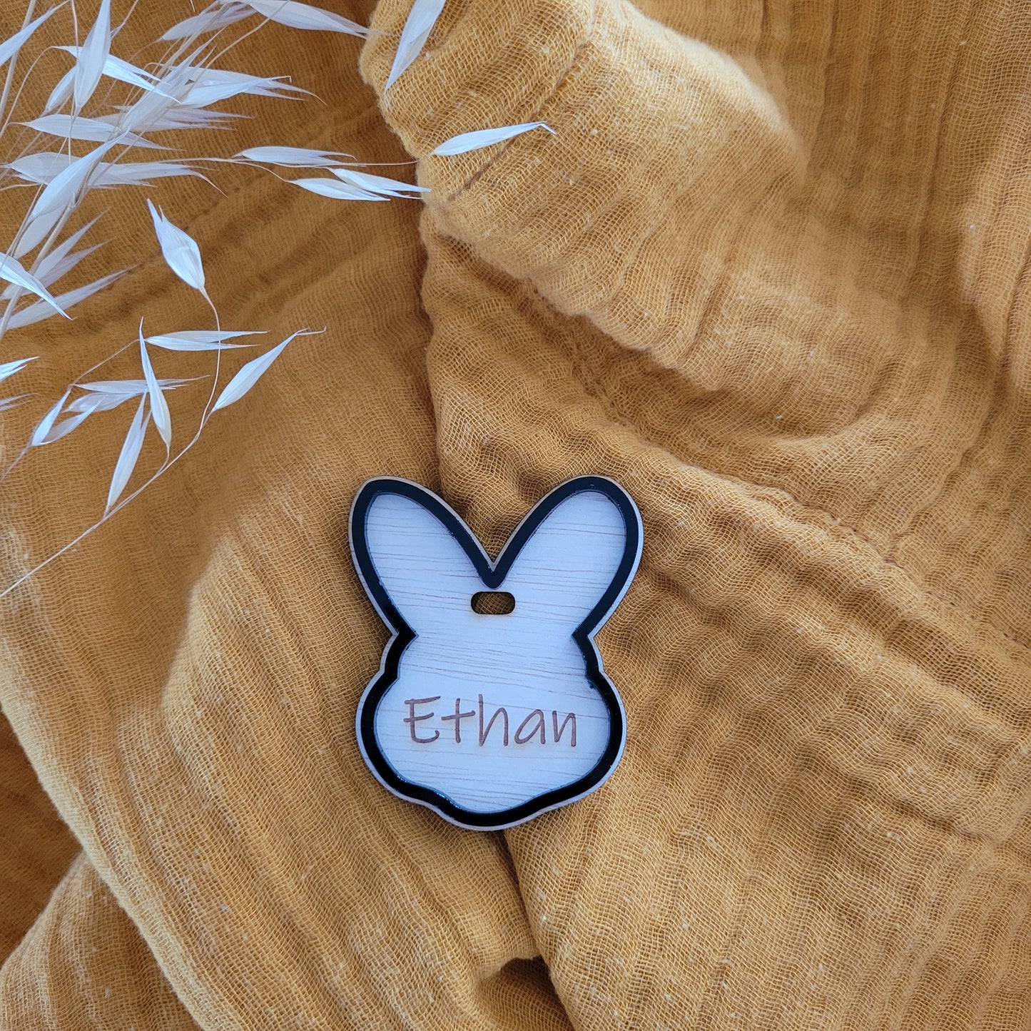 Bunny Outline Tag