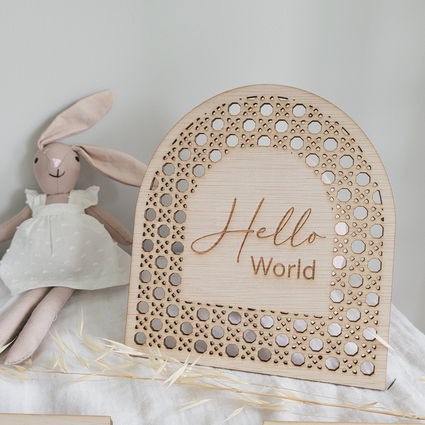 Faux Rattan Hello World Arch