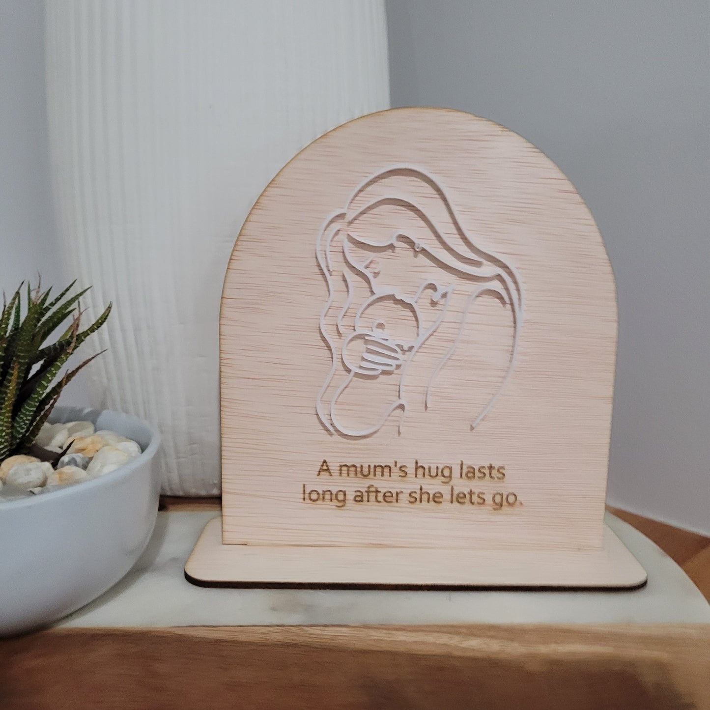 'A Mums hug..' Mother's Day Plaque