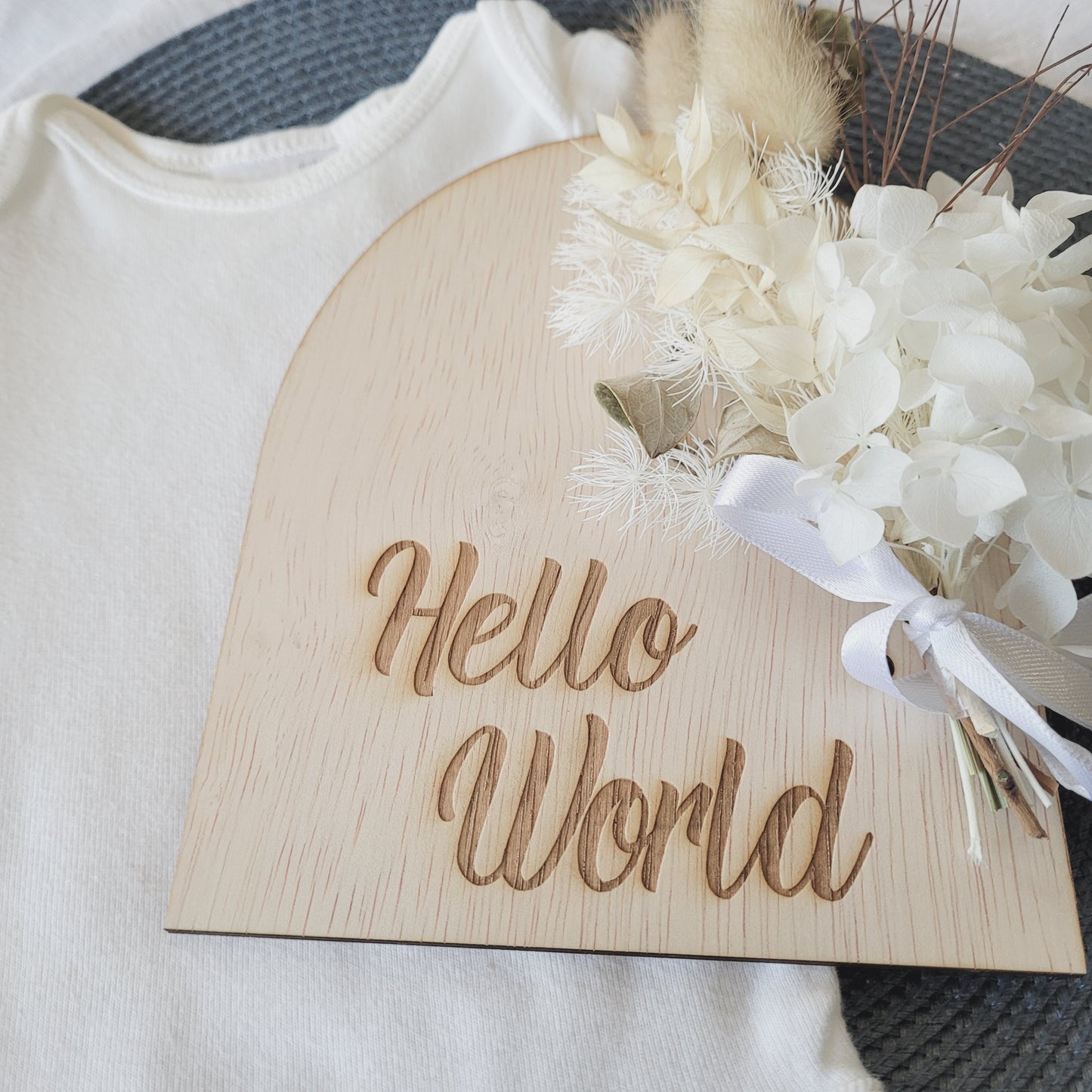 'Hello World' Arch Plaque