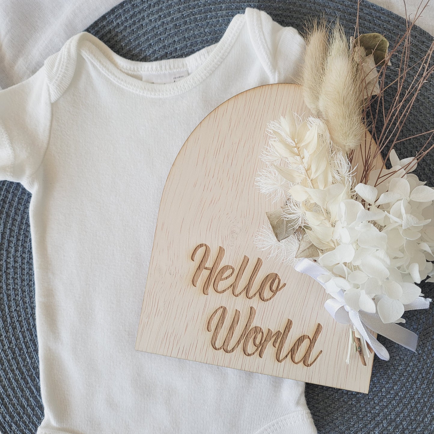 'Hello World' Arch Plaque